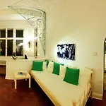 3 Large With 2 Separate Bedbrooms Close To Centre Near Kudamm And Kadewe *