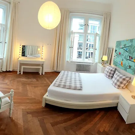 3 Large With 2 Separate Bedbrooms Close To Centre Near Kudamm And Kadewe * Berlin