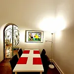 Appartement 3 Large With 2 Separate Bedbrooms Close To Centre Near Kudamm And Kadewe Berlijn