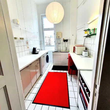 3 Large With 2 Separate Bedbrooms Close To Centre Near Kudamm And Kadewe Lägenhet