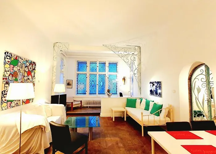 3 Large With 2 Separate Bedbrooms Close To Centre Near Kudamm And Kadewe Berlin