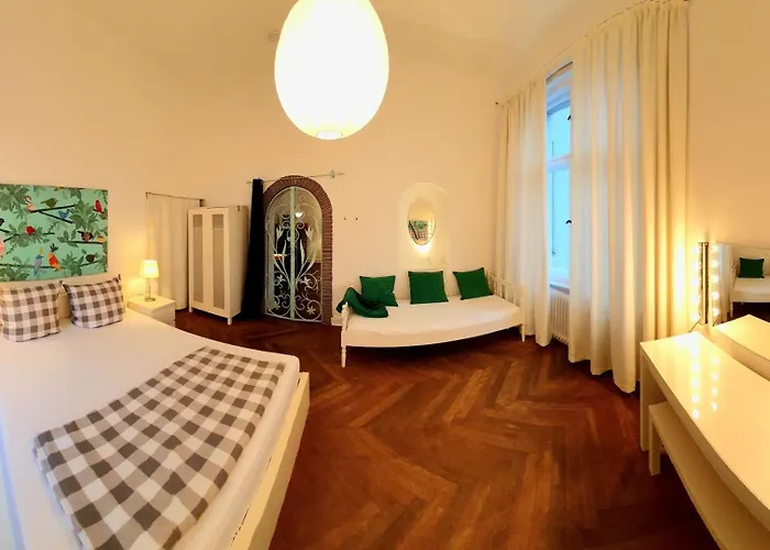 Apartment 3 Large With 2 Separate Bedbrooms Close To Centre Near Kudamm And Kadewe *