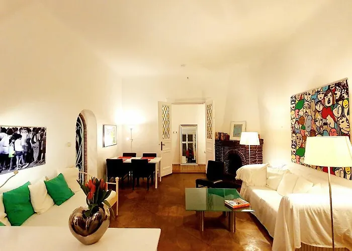 Apartment 3 Large With 2 Separate Bedbrooms Close To Centre Near Kudamm And Kadewe